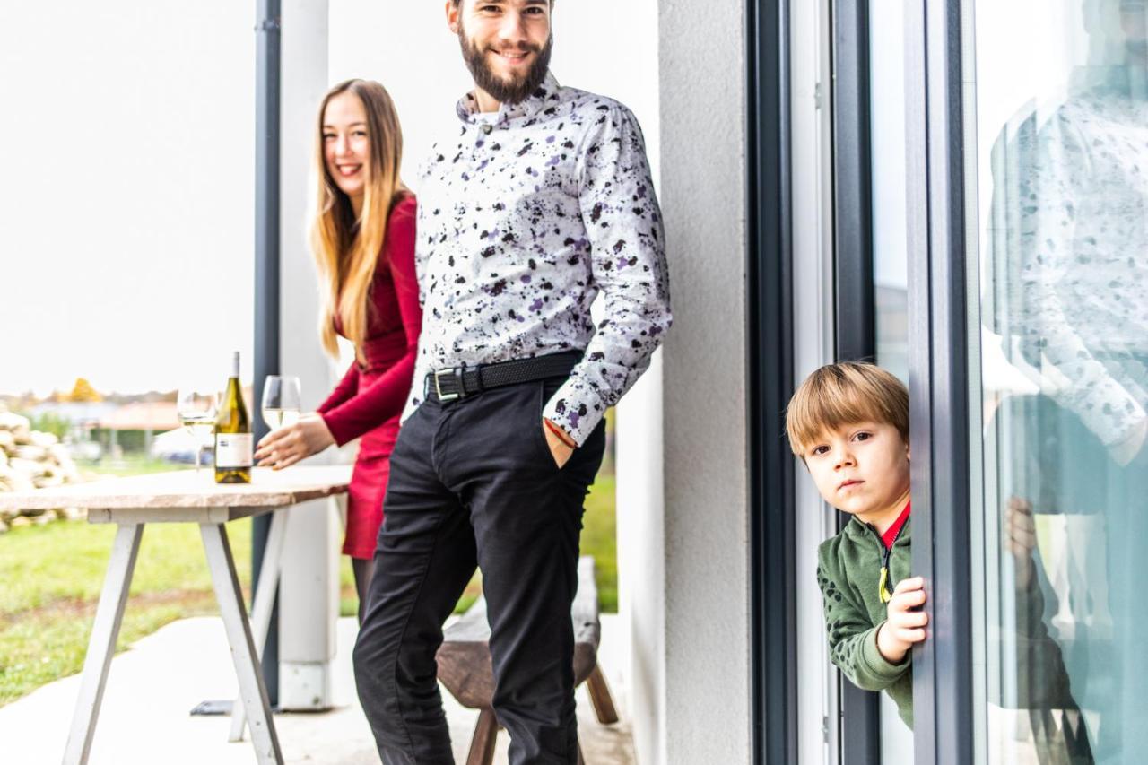 Vinorell Apartman Etyek Eksteriør bilde